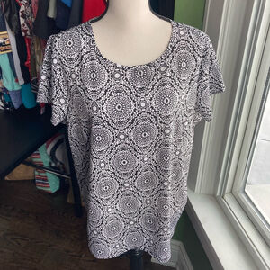 Women's Sears design print Top, Size XL Black and White
